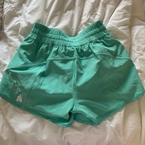 Hawaii Lululemon Tracker Short V